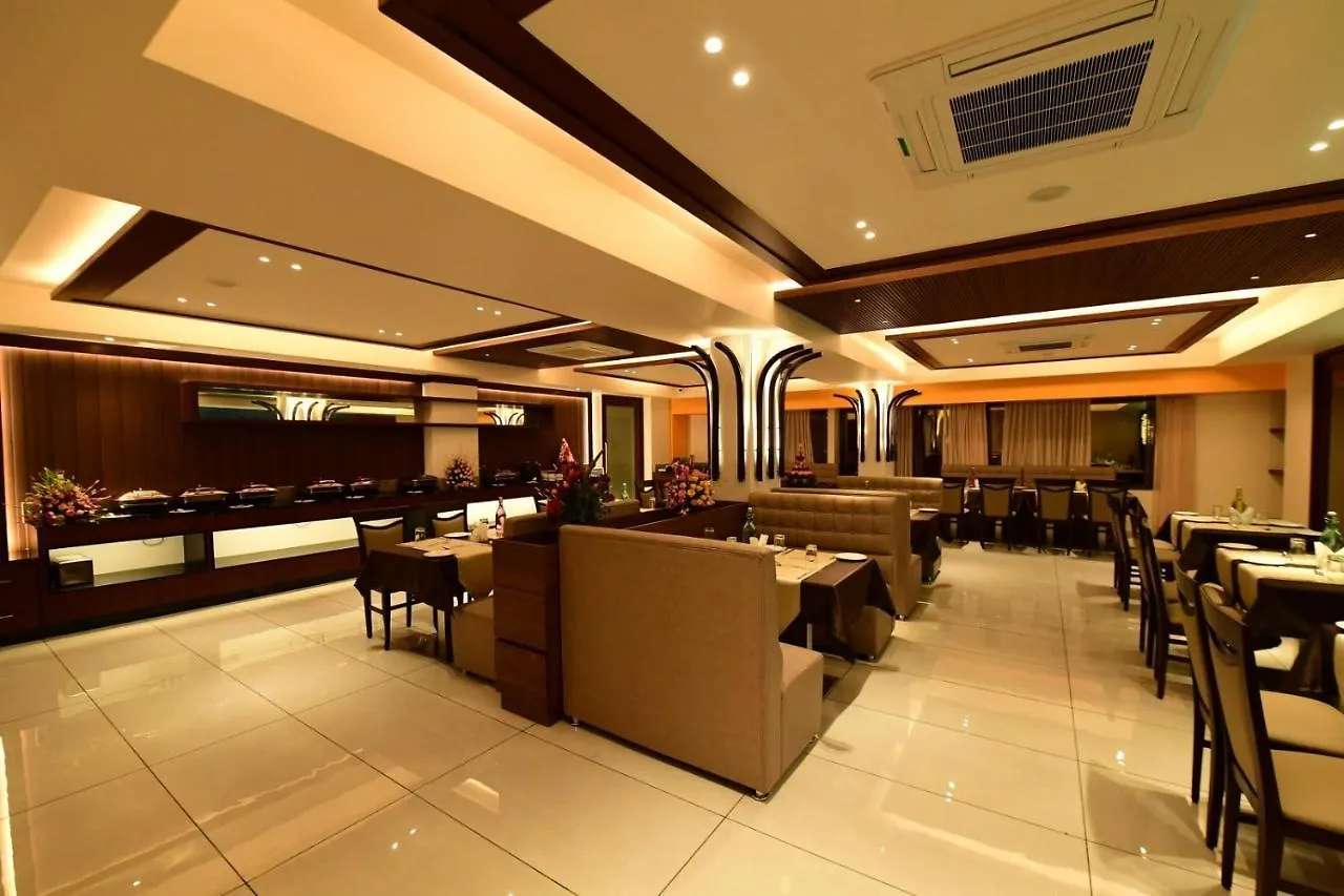 Hotel M Pro Palace Mysore - 12 Minutes To Mysore Palace 3*,