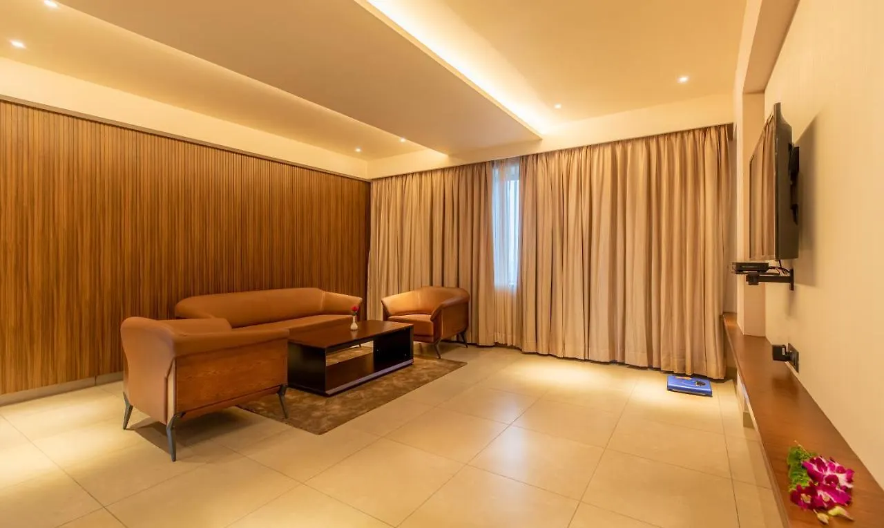 Hotel M Pro Palace Mysore - 12 Minutes To Mysore Palace