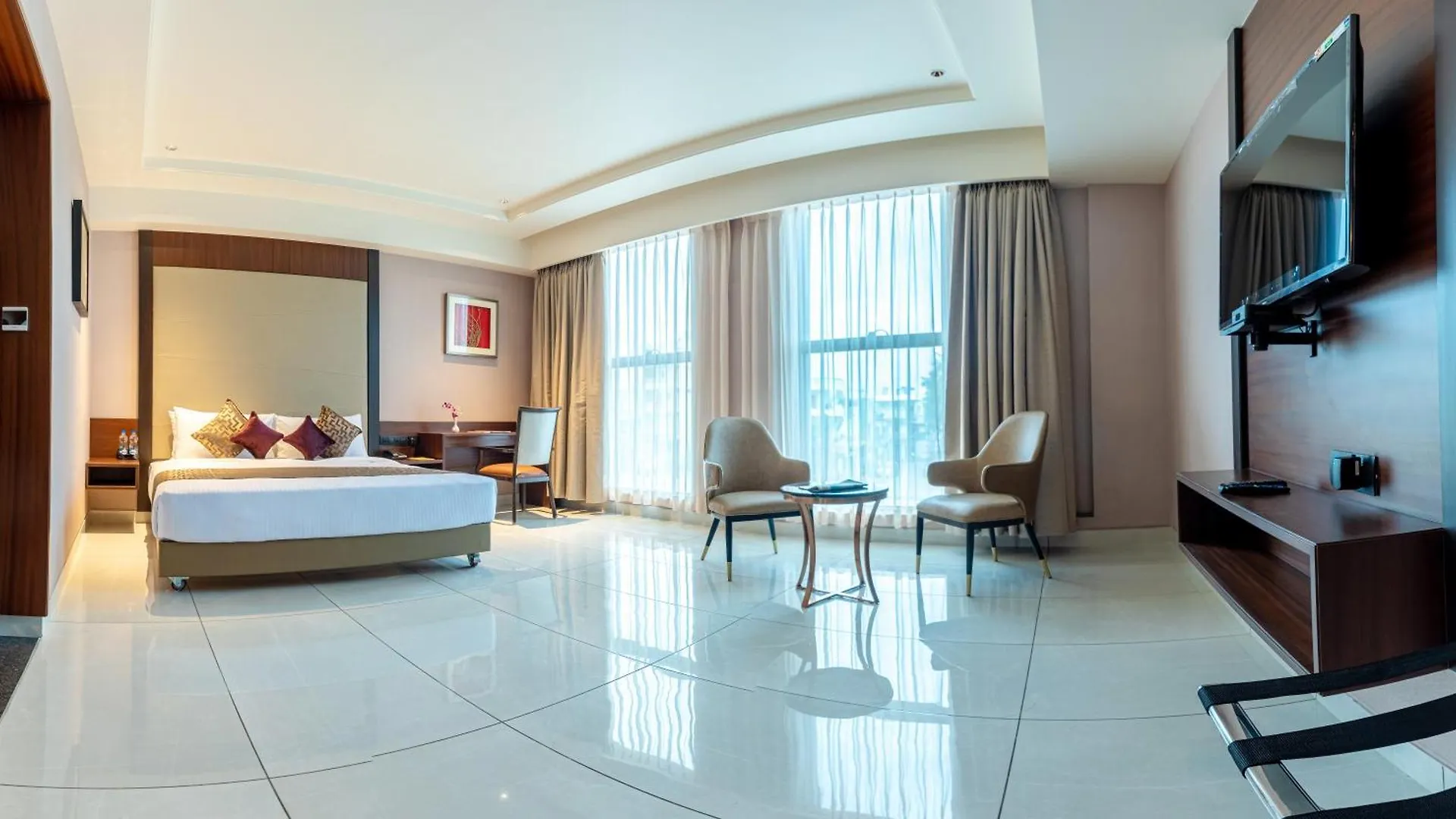 Hotel M Pro Palace Mysore - 12 Minutes To Mysore Palace 3*,